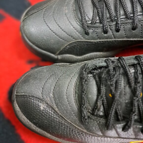%Size 8 Nike Air Jordan 12 \